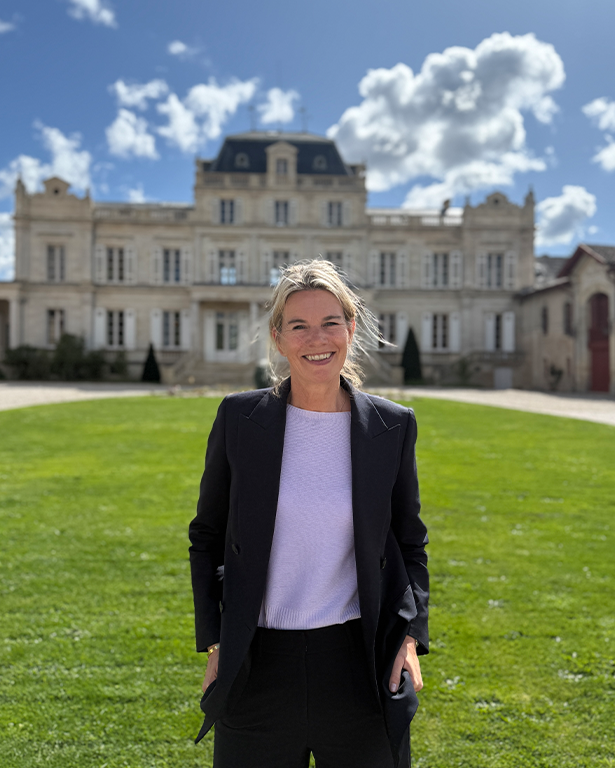 Marianne de Bruijn bij Château Giscours.